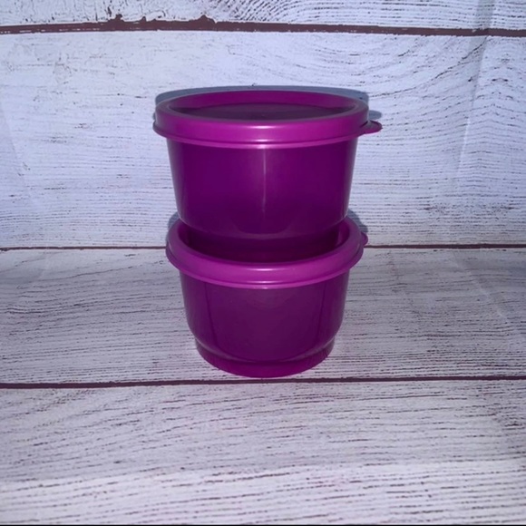 Tupperware Kitchen 2 Tupperware Purple Snack Containers 494 4922